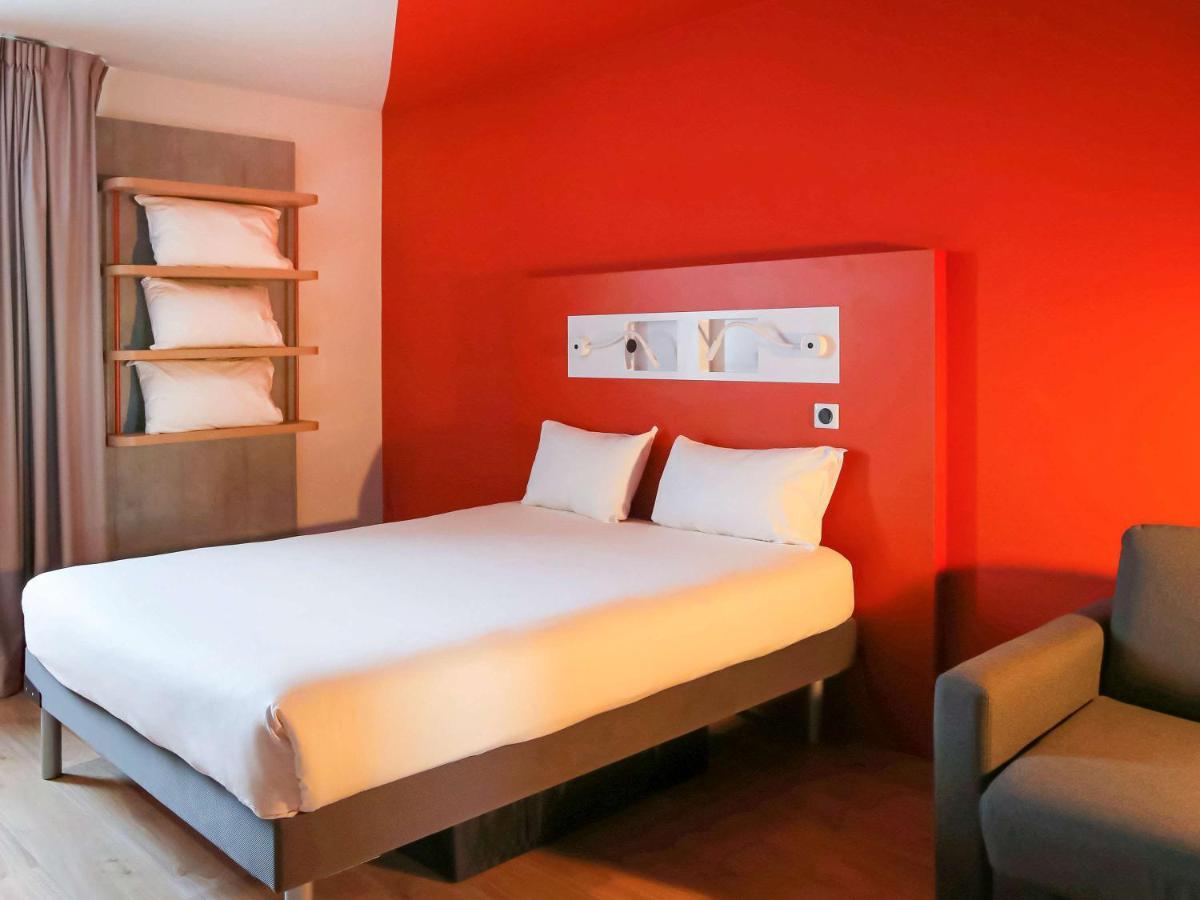 Ibis Budget Beauvais Aeroport Tillé Exteriör bild