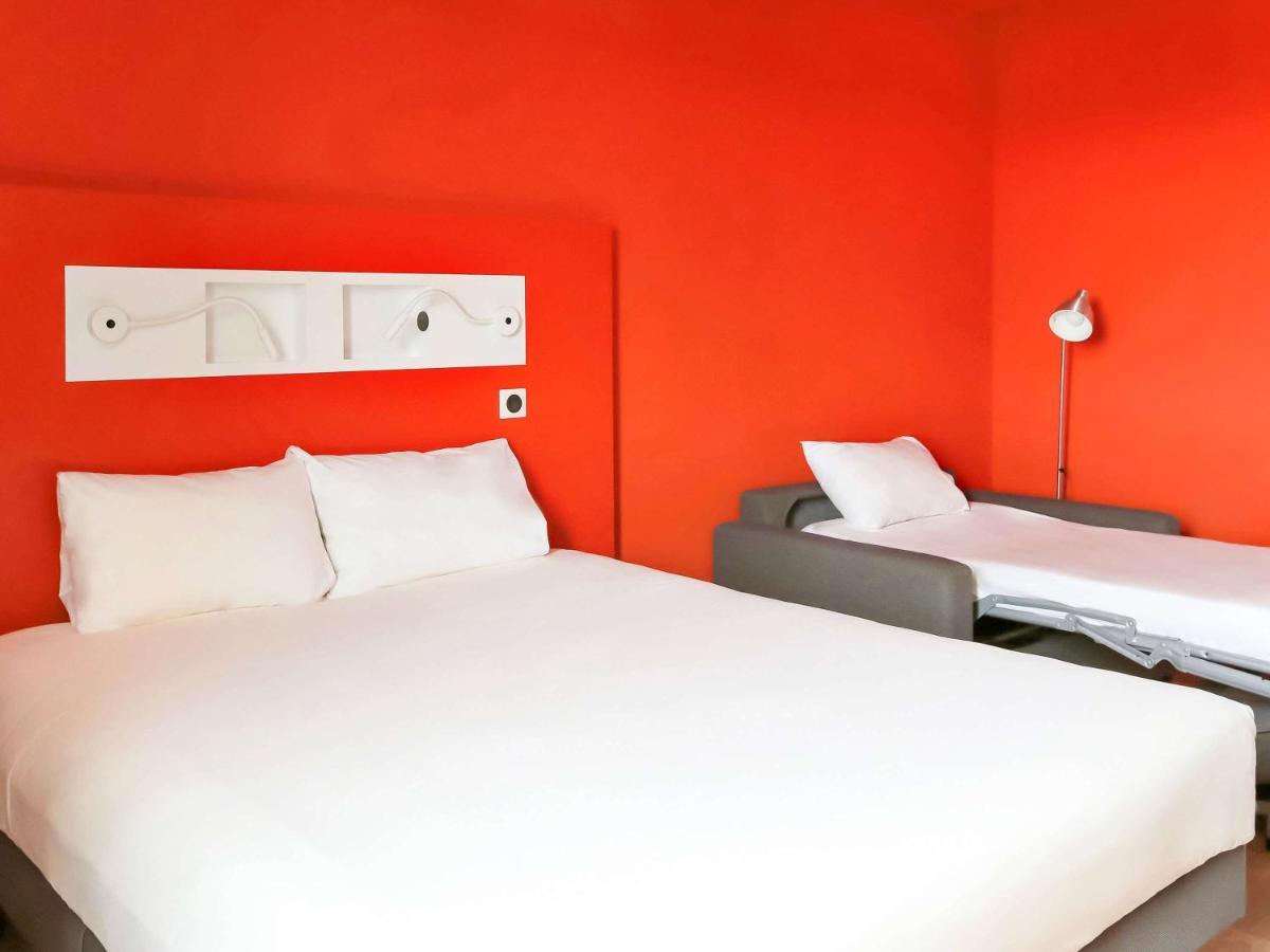 Ibis Budget Beauvais Aeroport Tillé Exteriör bild